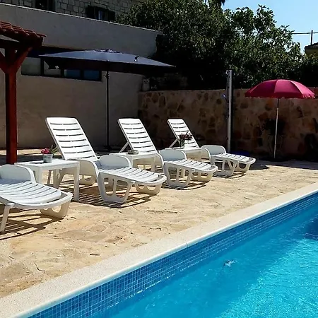 Roza * Srednje Selo na Šolti
