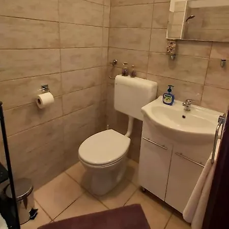 Roza * Srednje Selo na Šolti