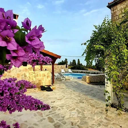 Holiday home Roza Srednje Selo na Solti