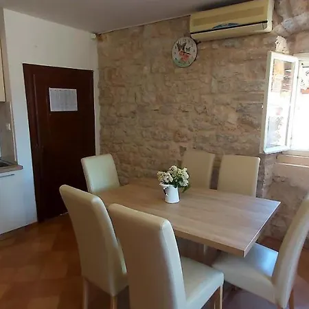 Holiday home Roza *