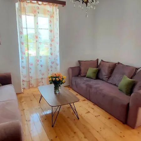 Holiday home Roza Srednje Selo na Solti