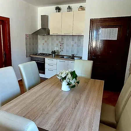 Roza Holiday home *