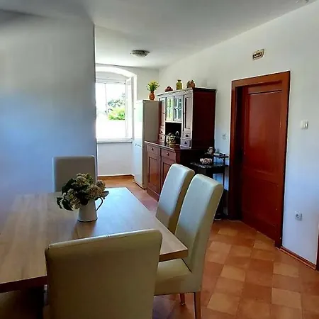 Roza Srednje Selo na Solti
