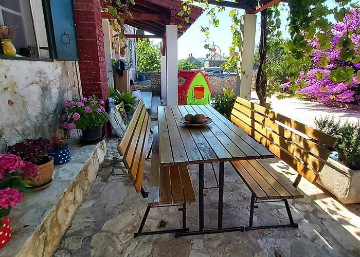 Vakantiehuis Roza Srednje Selo na Šolti